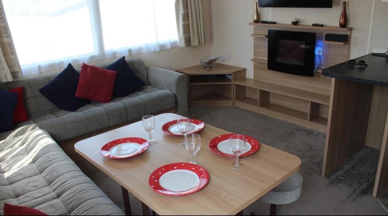 3 Bed Holiday Home Poole Exterior photo